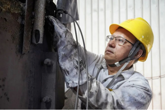 william威廉中文官网员工陈用利:喜报 | william威廉中文官网员工陈用利被授予“海南省劳动模范称号”